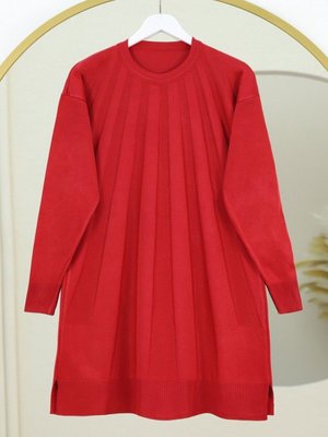 Kırmızı Yırtmaçlı Yelpaze Desenli Triko Tunik Kırmızı Yırtmaçlı Yelpaze Desenli Triko Tunik