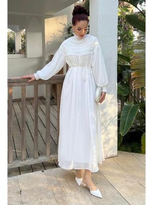 Beyaz Büzgülü Şifon Elbise