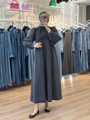 Siyah Göğsü Çift Katlı Pileli Kot Elbise