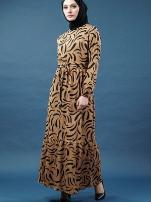 Kahverengi Kuşaklı Desenli Elbise Kahverengi Kuşaklı Desenli Elbise