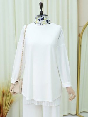 Beyaz Yuvarlak Yaka Oval Kesim Cepli Pantolonlu İkili Takım Beyaz Yuvarlak Yaka Oval Kesim Cepli Pantolonlu İkili Takım