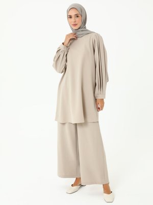 Vizon Pili Detaylı Tunik Pantolon İkili Krep Takım