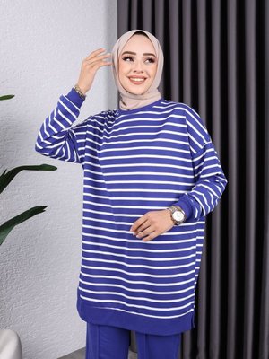 Mavi Bisiklet Yaka Önü Çizgili İki İplik Büyük Beden Tunik Mavi Bisiklet Yaka Önü Çizgili İki İplik Büyük Beden Tunik