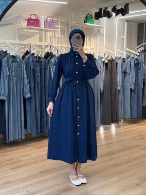 Lacivert Arkası A Pile Düğmeli Kuşaklı Elbise Lacivert Arkası A Pile Düğmeli Kuşaklı Elbise