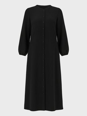 Siyah Büyük Beden Boydan Düğmeli Beli Lastikli Elbise Siyah Büyük Beden Boydan Düğmeli Beli Lastikli Elbise