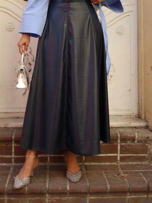 Siyah Uzun Suni Deri Bagcıklı Etek Siyah Uzun Suni Deri Bagcıklı Etek