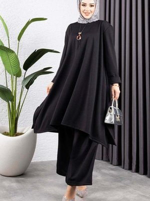 Siyah Kolyeli Yırtmaç Detaylı İkili Takım