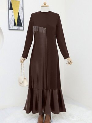 Kahve Deri Detaylı Metal Zincirli Elbise Kahve Deri Detaylı Metal Zincirli Elbise