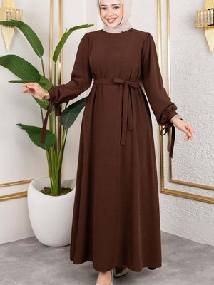 Kahverengi Manşeti Bağcıklı Elbise