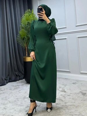 Zümrüt Yeşili Saten Kumaş Yandan Bağlamalı Model Abiye Elbise