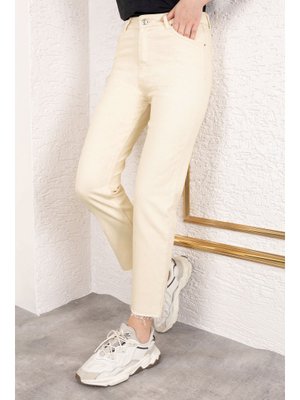 Bej Cepli Kesik Paçalı Kot Pantolon Bej Cepli Kesik Paçalı Kot Pantolon