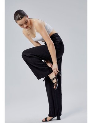 Siyah Salaş Kesim Modal Dokuma Pantolon