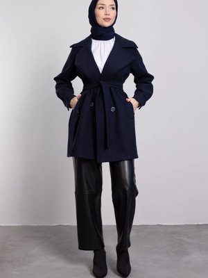 Lacivert Nostaljik Geniş Yaka Kısa Kaşe Kaban Lacivert Nostaljik Geniş Yaka Kısa Kaşe Kaban