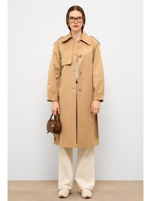 Punto Dikiş Detaylı Rahat Kalıp Su İtici Özellikli Trençkot Kamel Punto Dikiş Detaylı Rahat Kalıp Su İtici Özellikli Trençkot Kamel