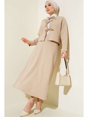 Bej Önü Bağcıklı Ceket Etek İkili Takım Bej Önü Bağcıklı Ceket Etek İkili Takım