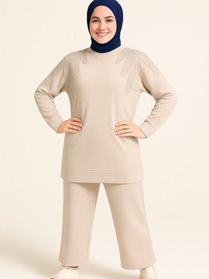 Bej Zarif Taş Detaylı Tunik Pantolon İkili Takım Bej Zarif Taş Detaylı Tunik Pantolon İkili Takım
