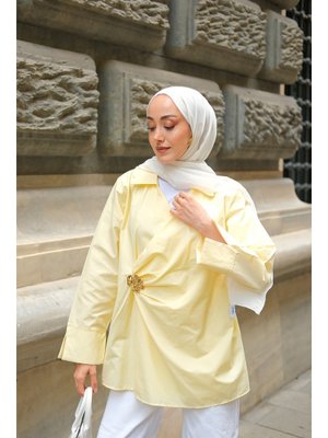Sarı Broş Detay Poplin Gömlek