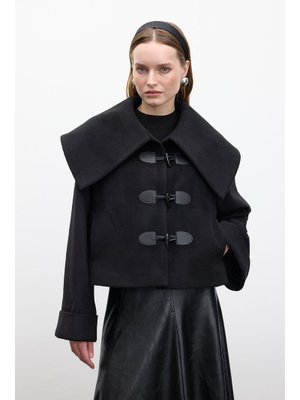 Siyah Tokalı Kaşe Kaban