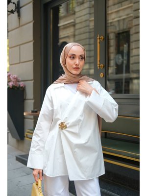 Beyaz Broş Detay Poplin Gömlek