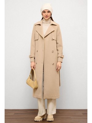 Bej Pelerin Detaylı Kruvaze Kaban