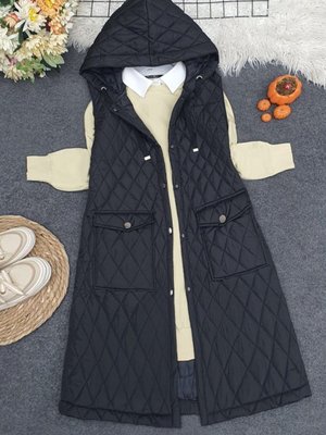 Siyah Kapaklı Cepli Kapitone Yelek Siyah Kapaklı Cepli Kapitone Yelek