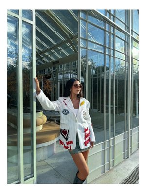 Beyaz Nakış Detaylı Blazer Ceket