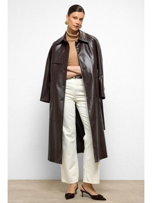 Gömlek Yaka Reglan Kol Pelerin Ve Torba Cep Detaylı Deri Trençkot K. Kahve