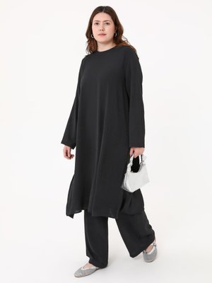 Siyah Büyük Beden Takım