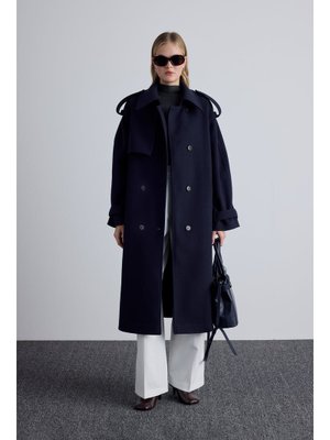 Lacivert Apolet Detaylı Kaşe Kaban