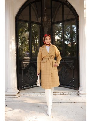 Camel Kruvaze Yaka Cepli Belden Bağcıklı Trençkot 46) Camel Kruvaze Yaka Cepli Belden Bağcıklı Trençkot 46)