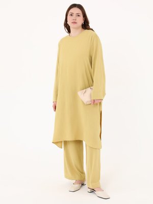 Büyük Beden Takım Fistik Yesili