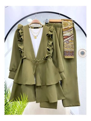 Haki Nilüfer Fırfırlı Klasik İkili Takım Haki Nilüfer Fırfırlı Klasik İkili Takım