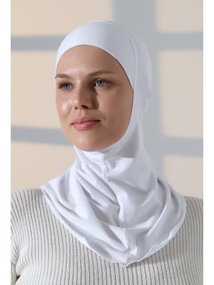 Beyaz Pratik Boyunluklu Geçmeli Büyük Bone Beyaz Pratik Boyunluklu Geçmeli Büyük Bone