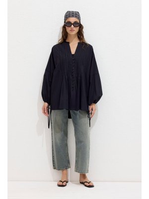 Siyah Nervür Detaylı Vual Tunik