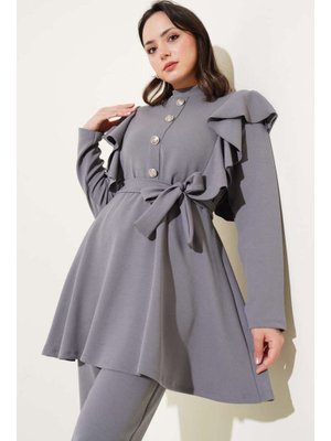 Gri Omuz Fırfırlı Düğme Detaylı İkili Takım Gri Omuz Fırfırlı Düğme Detaylı İkili Takım