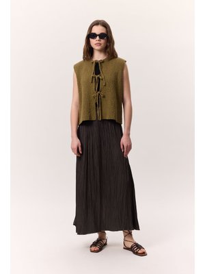 Yeşil Bağcıklı Triko Yelek