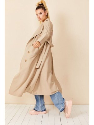 Bej Şal Yaka Düğmeli Trençkot Bej Şal Yaka Düğmeli Trençkot