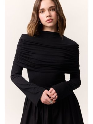 Siyah Geniş Etekli Uzun Elbise Siyah Geniş Etekli Uzun Elbise