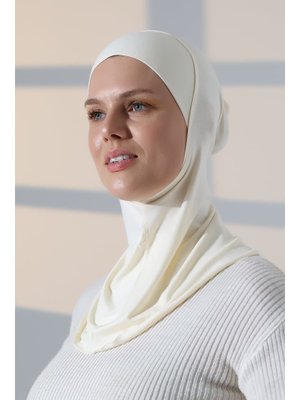 Krem Pratik Boyunluklu Geçmeli Büyük Bone Krem Pratik Boyunluklu Geçmeli Büyük Bone