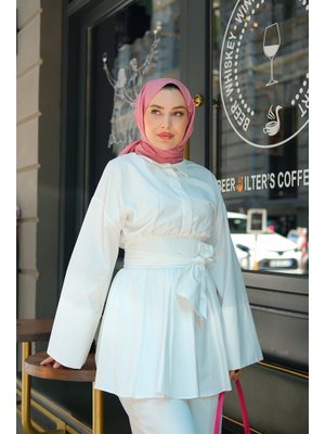 Beyaz Uzun Kuşaklı Gömlek