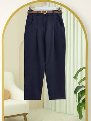 Laci Pileli Cepli Kemerli Bilek Pantolon Laci Pileli Cepli Kemerli Bilek Pantolon