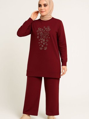 Bordo Zarif Önü Taş Detaylı Ve Bisiklet Yaka Tunik Pantolon İkili Takım Bordo Zarif Önü Taş Detaylı Ve Bisiklet Yaka Tunik Pantolon İkili Takım