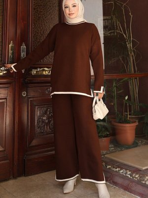 Kahverengi Yırtmaç Detaylı Triko İkili Takım