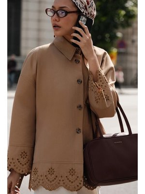 Camel Nakış Detaylı Tasarım Trençkot Camel Nakış Detaylı Tasarım Trençkot