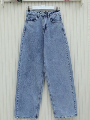 Buz Mavi Cepli Bol Paça Fermuarlı Kot Pantolon Buz Mavi Cepli Bol Paça Fermuarlı Kot Pantolon