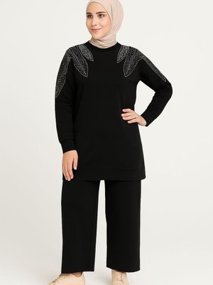 Siyah Zarif Taş Detaylı Tunik Pantolon İkili Takım Siyah Zarif Taş Detaylı Tunik Pantolon İkili Takım