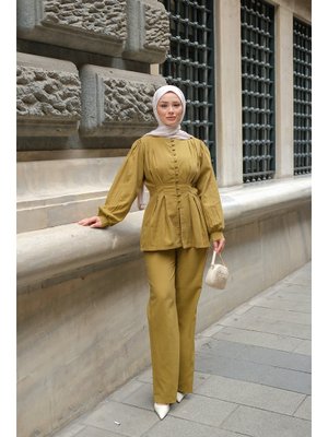 Beli Pens Detaylı Takım Yağ Yeşil Beli Pens Detaylı Takım Yağ Yeşil