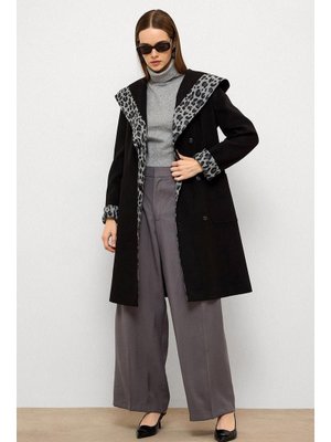 Siyah Kapüşonlu Leopar Desen Garnili Torba Cepli Kaban