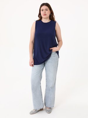 Lacivert Büyük Beden Kolsuz Tunik Lacivert Büyük Beden Kolsuz Tunik