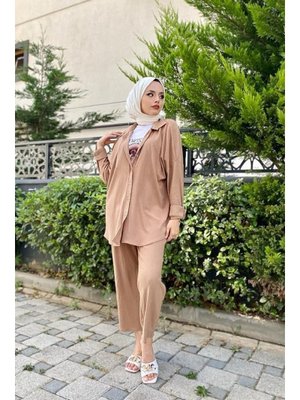 Bej Pantolonlu Takım